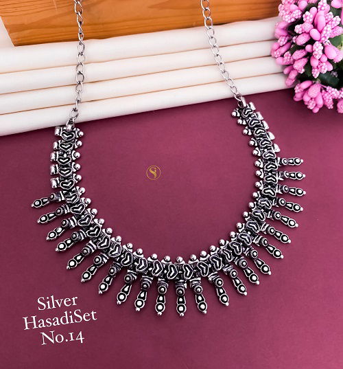 2 Navaratri Special Oxodize Silver Hasadi Set Wholesale Price In Surat
